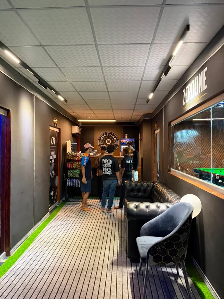 Inside ZeroOne Cue & Play
